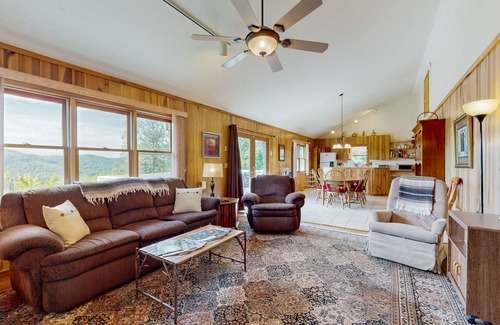 Penrose Casa | Charming 2 BR home with Stunning Views from outdoor deck