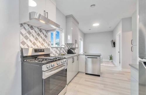 Sunset Casa | Charming 2 BR Lane way home