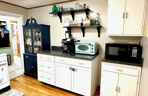 Valley Bend Cabaña | Charming 2 BR, minutes from Audra State Park & nestled on Buckhannon River.