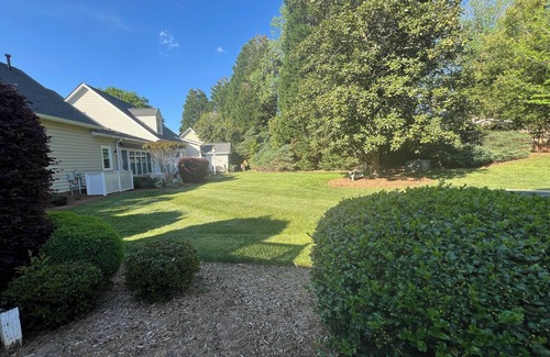 Greensboro Casa | Charming 2 BR townhome with office. Great central location near airport!
