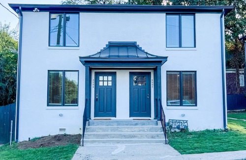 Homewood Casa | Charming 2 BR Townhome in the Heart of Homewood