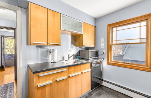 Huntington Woods Casa | Charming 2 Family Duplex Home | Downtown Royal Oak