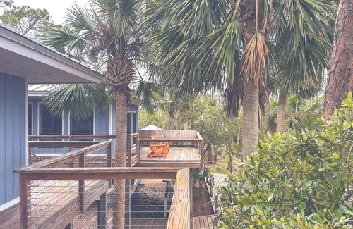 Plantation Casa | Charming 2-bedroom Tree House in fantastic Saint George Island