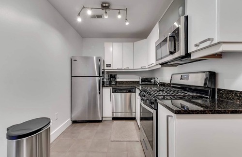 Columbia Heights Apartamento | Charming 2BD/1BA in Hip Area - Near Metro