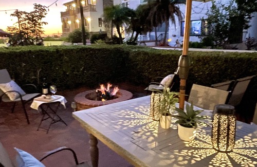 Hermosa Beach Cabaña | Charming 2bd,2ba beach cottage steps from the sand