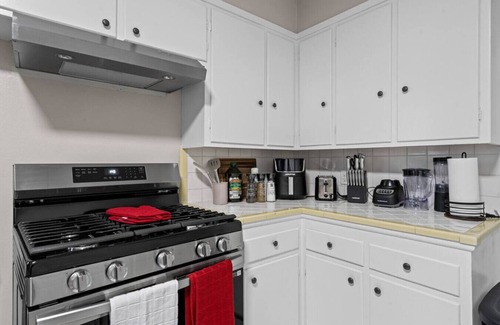 Fort Worth Casa | Charming 2BD: TCU Walkable, Blissful & Joyful !