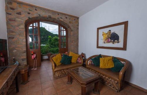 Emiliano Zapata Apartamento | Charming 2BDR Romantic Zone Pool with View