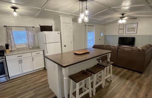 Leesville Casa | Charming 2bed/1bath minutes from Fort Polk with large yard