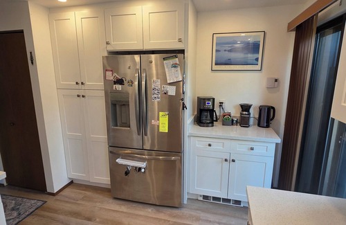 West Seattle Casa | Charming 2bedroom townhome in awesome Seattle W/ AC, WiFi, next to Lincoln park