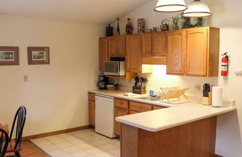 Makanda Cabina | Charming 2BR/1B cabin - Winetrail, SIU, Shawnee Forest, Giant City, Cedar Lake