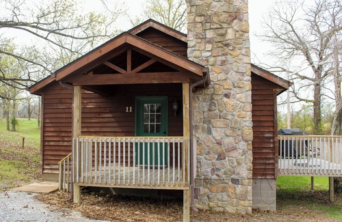 Makanda Cabina | Charming 2BR/1B cabin - Winetrail, SIU, Shawnee Forest, Giant City, Cedar Lake