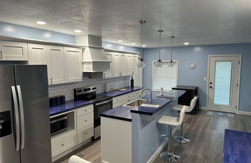 Fulton Apartamento | Charming 2BR/2BA Downtown Fulton – Stylish Balcony & Modern Southern Vibes