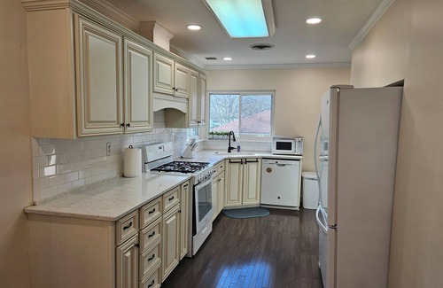 Red Bank Casa | Charming 2BR/2BA Home/Unit in Walkable Neighborhood, 10 Mins from Downtown Chatt