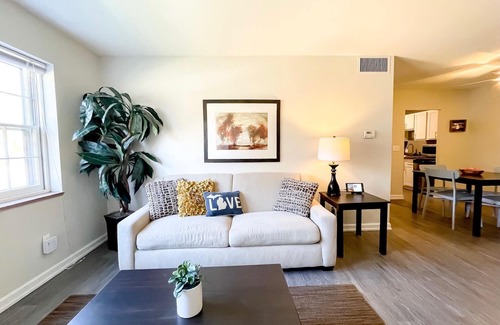 Grand Rapids Apartamento | Manopla | Heritage Hill | Elegant 2 BR