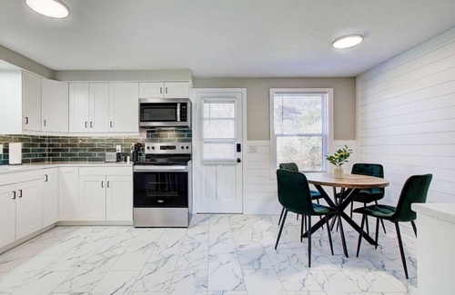 North Canton Apartamento | Charming 2BR Apt | Close to Local Attractions