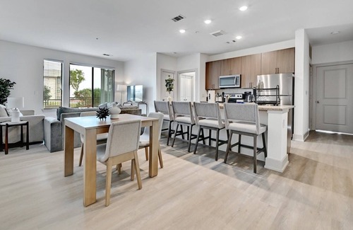 East Oak Hill Apartamento | Charming 2BR Apt w/ Hill Country Setting & City Access