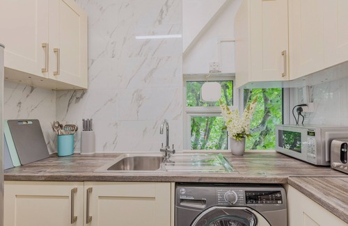 Latchmere Casa | Charming 2BR, Battersea, 7min Clapham Junction St.