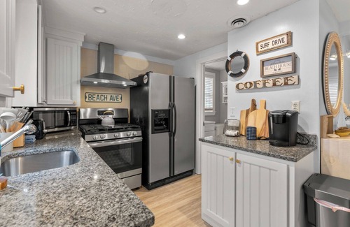 Falmouth Cabaña | Charming 2BR Coastal Cottage – Walk to Surf Drive Beach & Downtown!