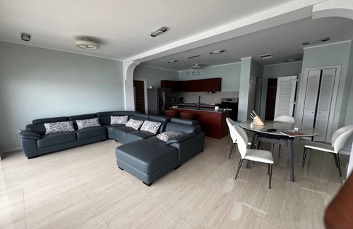 The Lime Condominio | Charming 2BR Condo w/ A/C + Gym in Scenic Lance Aux Épines