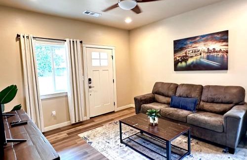 Medford Casa | Charming 2br Cottage Near Freeway-cul-de-sac