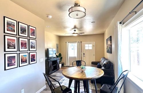 Medford Casa | Charming 2br Cottage Near Freeway-cul-de-sac