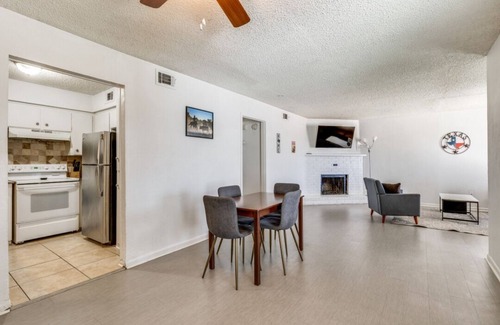 Fort Worth Casa | Charming 2BR Duplex | Mins to DT
