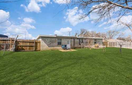 Fort Worth Casa | Charming 2BR Duplex | Mins to DT