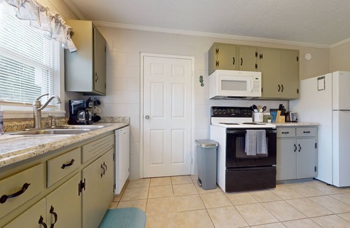 Wilmington Casa | Charming 2BR Duplex with high speed internet and close to local attractions