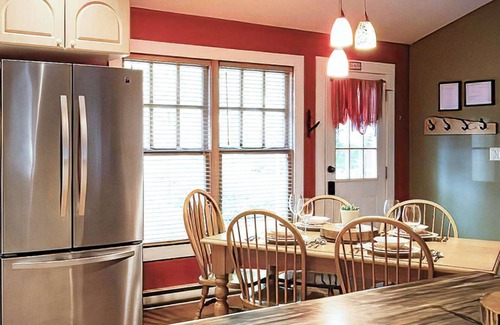 Tobermory Casa | Charming 2BR Forest Cabin—Little Tub Harbour