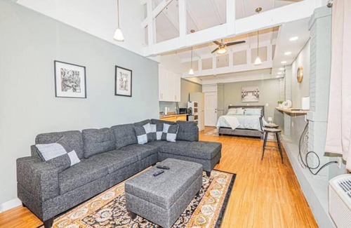 Brookland Casa | Charming 2BR Hideaway & comfortable Stay in NE DC!