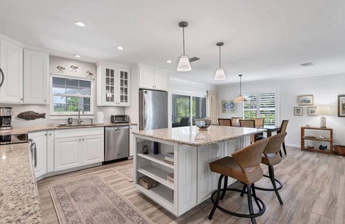 Boca Grande Casa | Charming 2BR home with pool view in Boca Grande's North End, perfect for relaxation.