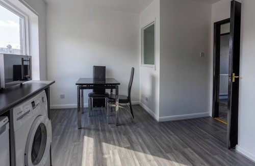 Carlisle Casa | Charming 2BR Maisonette in Carlisle Center with Spacious Parking