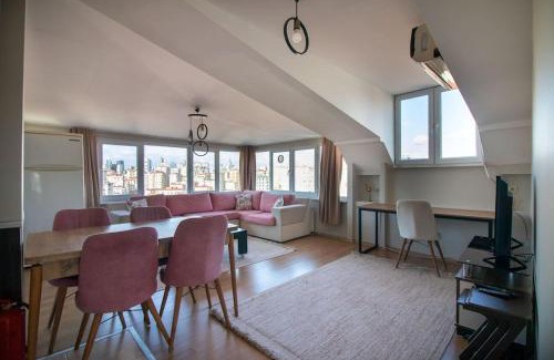 Maltepe Apartamento | Charming 2BR Panoramic Views Penthouse in Maltepe