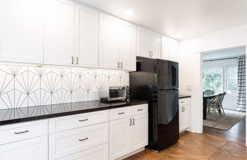University Heights Apartamento | Nueva encantador Hillcrest 2-BR, cerca de todo!