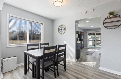 Lansing Casa | Charming 2BR South Lansing Retreat Close to MSU & Downtown