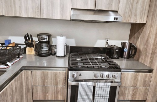 Pico-Union Casa | Charming 2BR Suites in beautiful Los Angeles