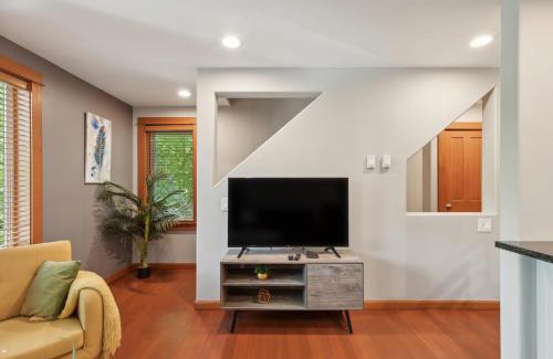 Green Lake Apartamento | Charming 2BR Townhouse near Green Lake