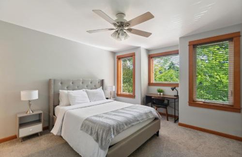 Green Lake Apartamento | Charming 2BR Townhouse near Green Lake