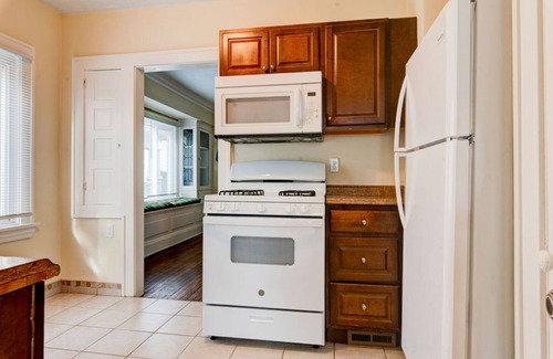 Cleveland Apartamento | Charming 2BR 1 bath in the heart of CLE Heights