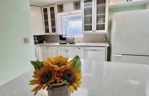 Bothell Casa | Charming 2BR w/ Garden Retreat & 2 Free Parking