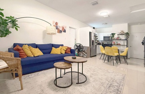 Liberty City Casa | Charming 2BR w/ Housemate