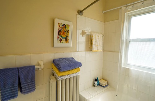 Kingfield Casa | Charming 2nd floor duplex in the City of Lakes