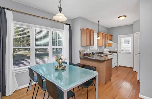 Rosewood Casa | Charming 3/2 Walking Distance Williams-Brice Close, Campus, Short Drive FT JAX