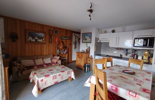 Montgenevre Apartamento | Apartamento cómodo para 8, gran terraza, jardín, mascotas bienvenidas