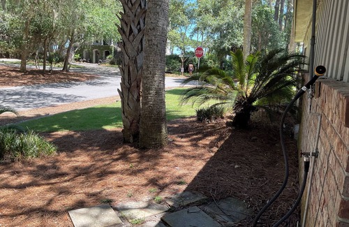 Hilton Head Island Cabaña | Charming 3-bedroom cottage in South Forest Beach in Hilton Head Island