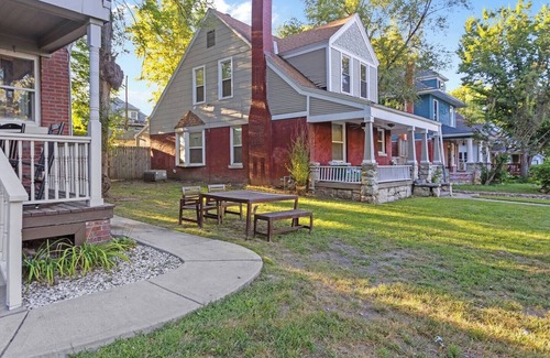 Southmoreland Condominio | Charming 3 Bd Condo In The Heart of KC! 09