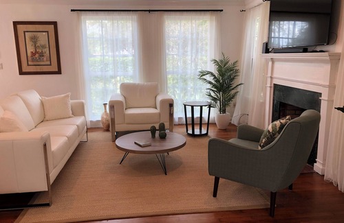 Poiciana Park II Casa | Charming 3 BD home with Amazing Backyard Oasis including Pool and Spa
