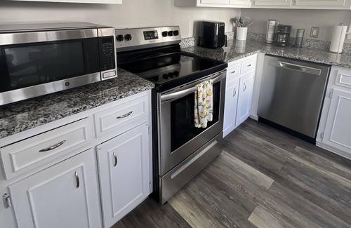 Columbia Casa | Charming 3 bedroom house in delightful Irmo with AC, WiFi
