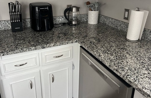 Columbia Casa | Charming 3 bedroom house in delightful Irmo with AC, WiFi