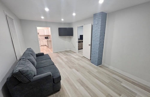 Taftville Apartamento | Charming 3-Bdrm 2-Bath and Office. Smart T.V. All utilities included and WiFi